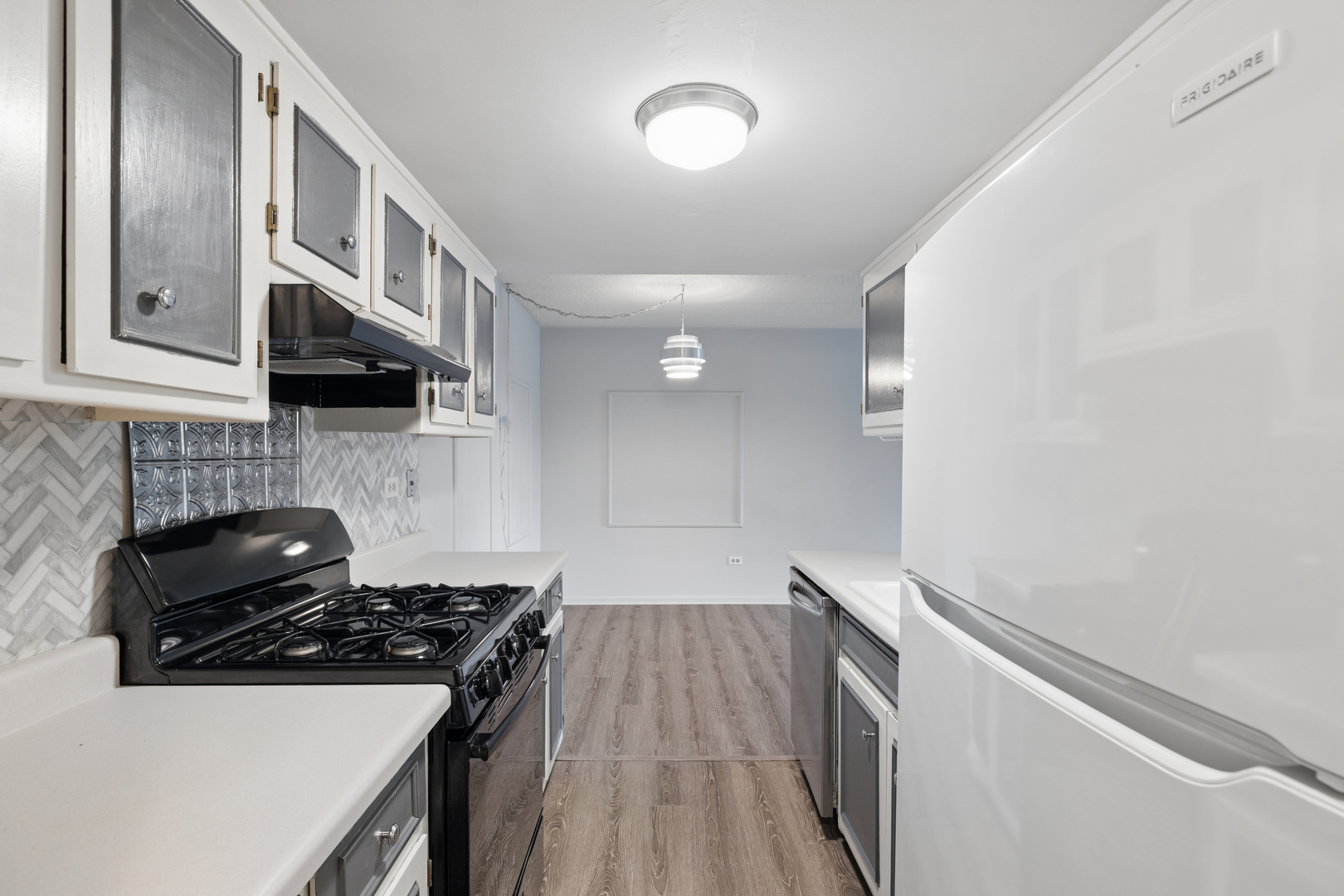 8025 Woodglen Lane #403, Downers Grove, IL 60516