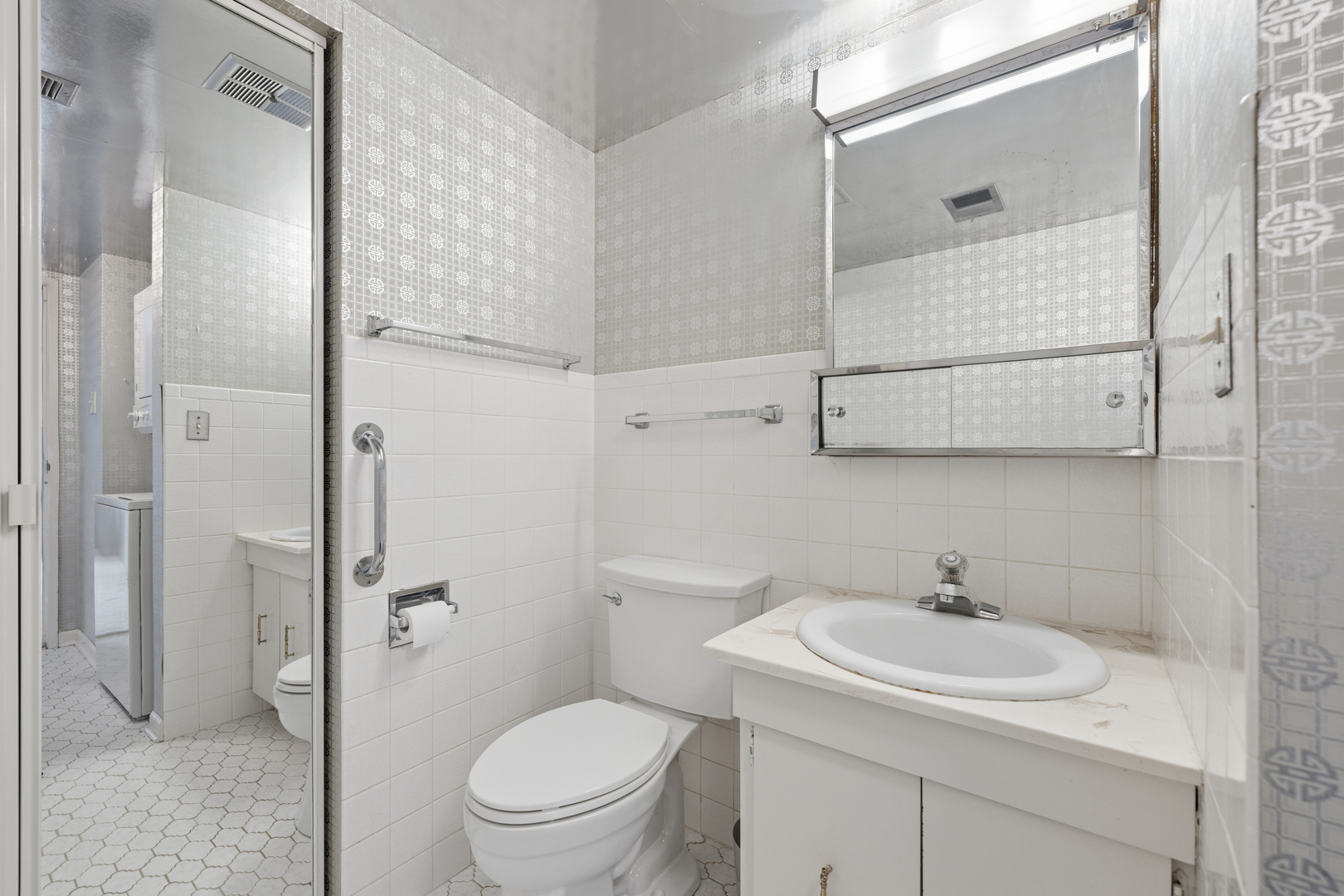 8025 Woodglen Lane #403, Downers Grove, IL 60516