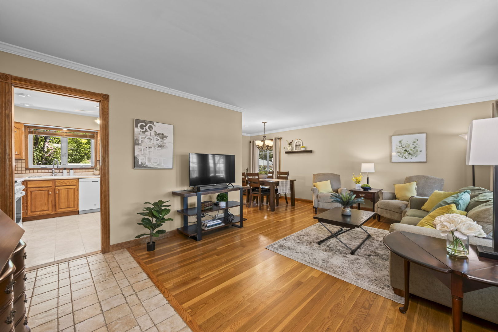 827 N Gibbons Avenue, Arlington Heights, IL 60004