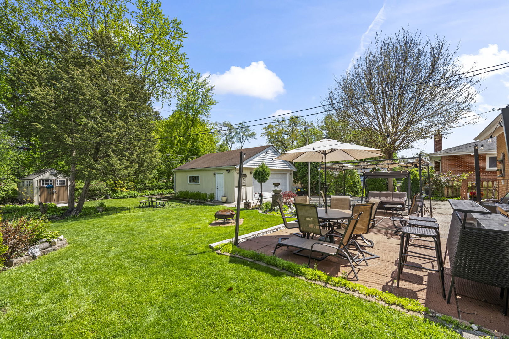 827 N Gibbons Avenue, Arlington Heights, IL 60004