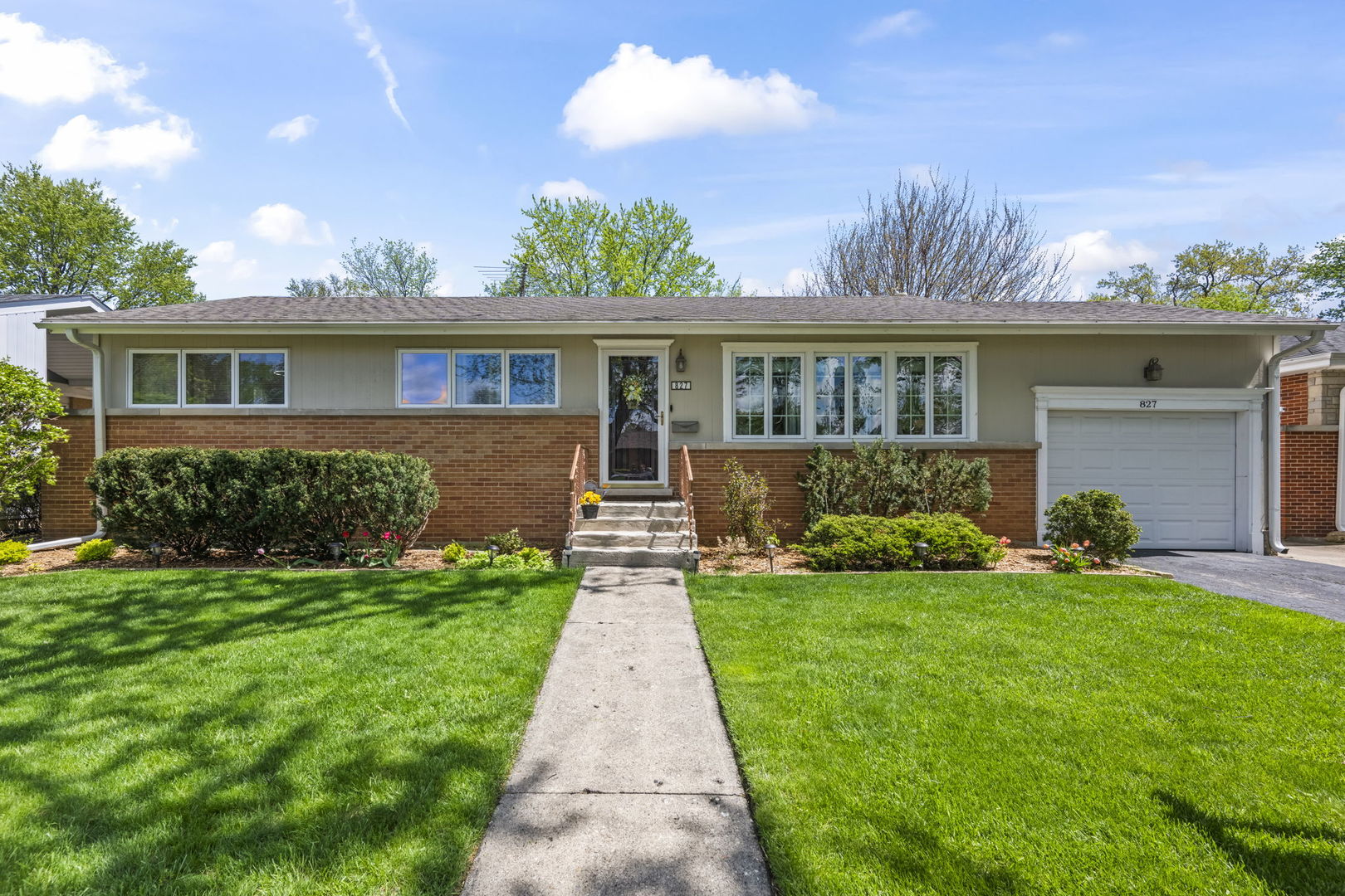 827 N Gibbons Avenue, Arlington Heights, IL 60004