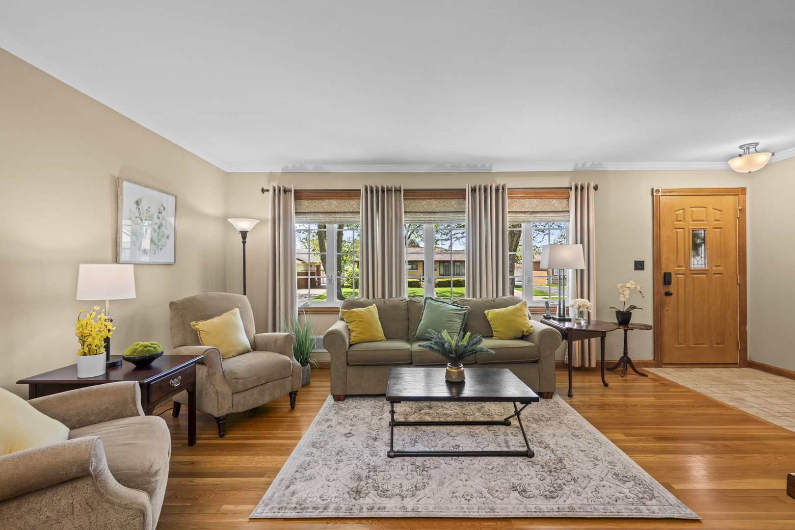 827 N Gibbons Avenue, Arlington Heights, IL 60004