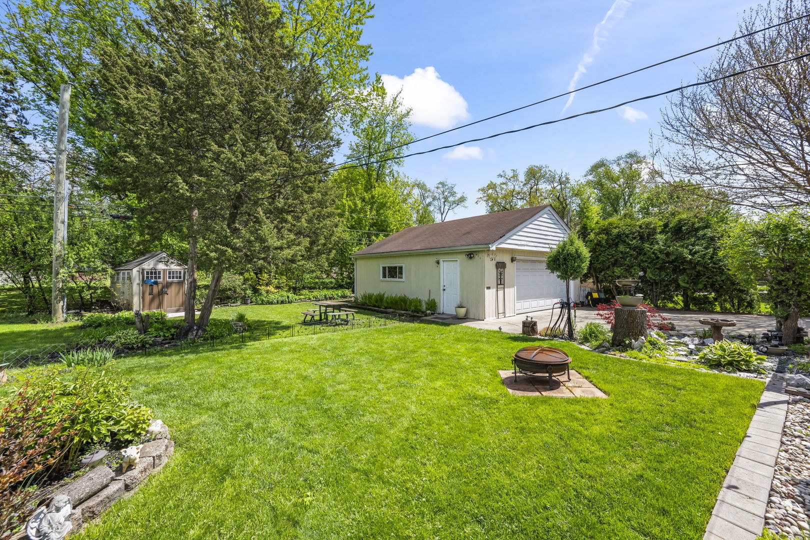 827 N Gibbons Avenue, Arlington Heights, IL 60004