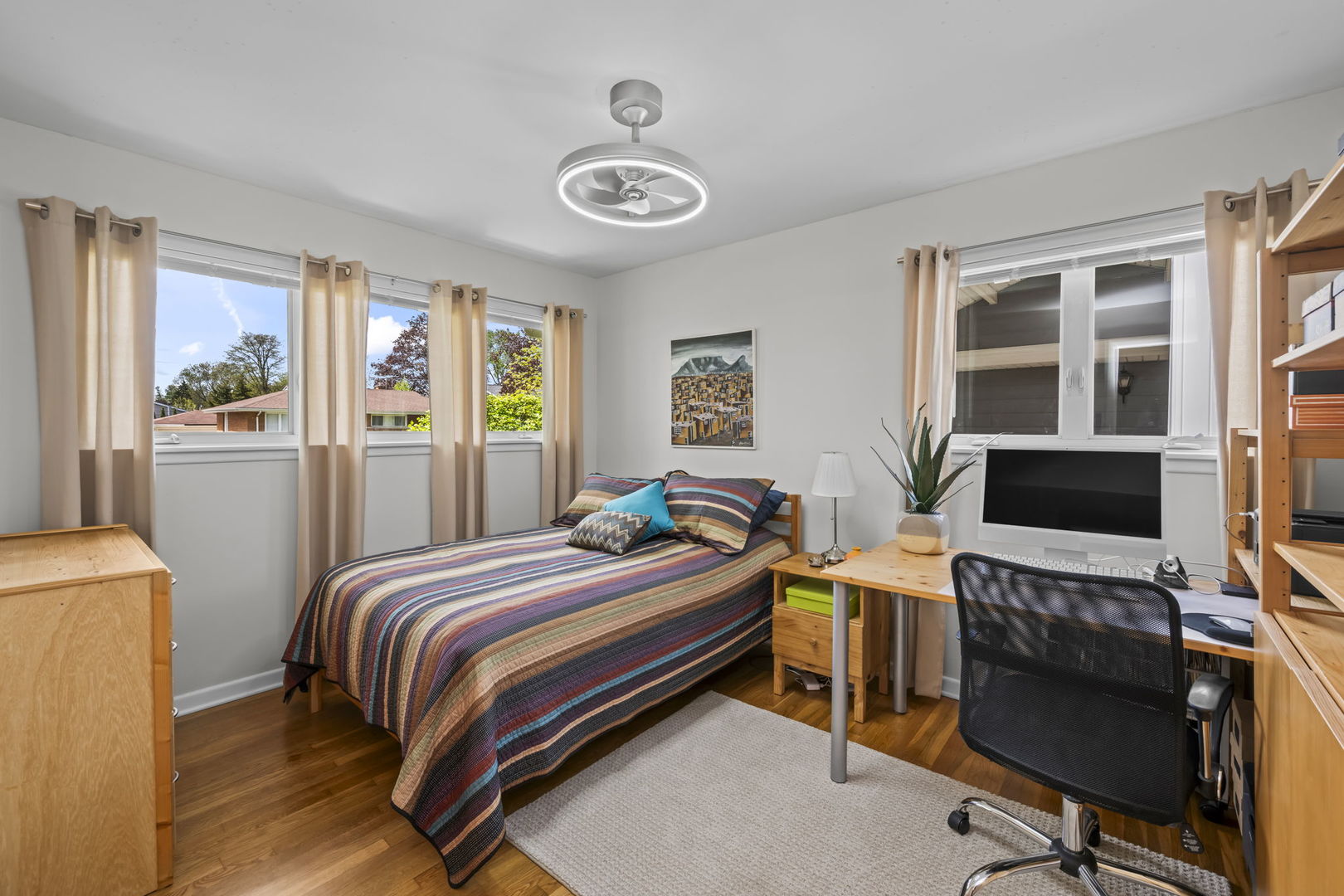 827 N Gibbons Avenue, Arlington Heights, IL 60004