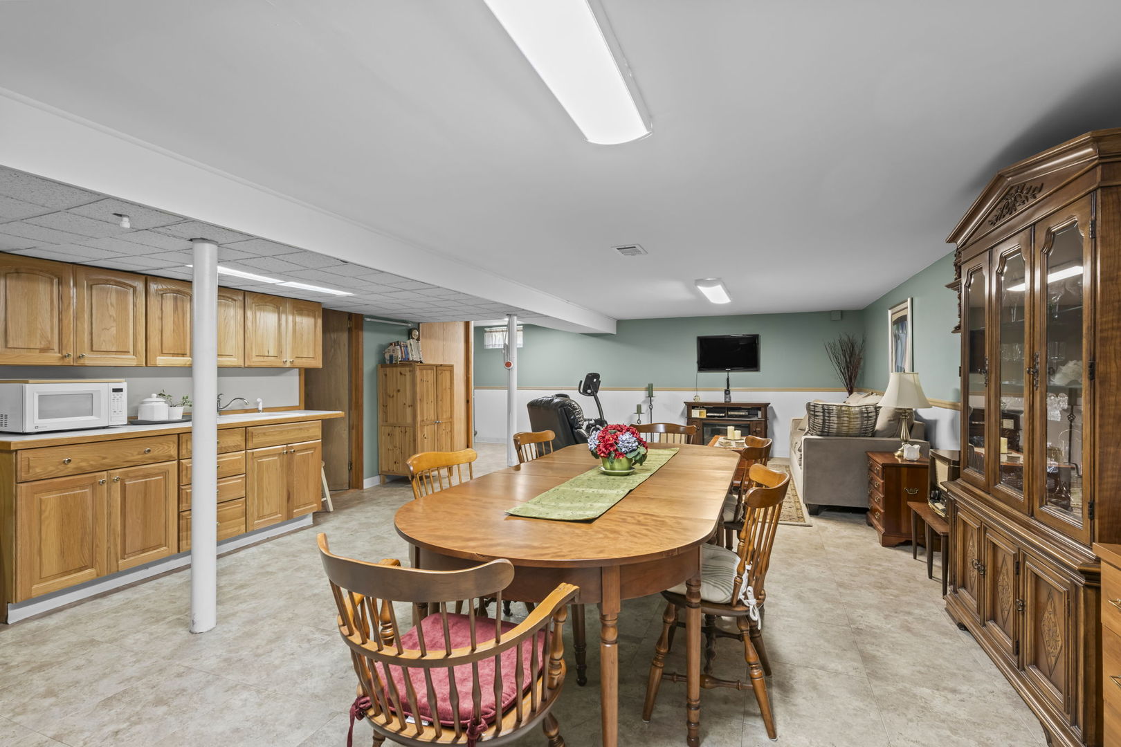 827 N Gibbons Avenue, Arlington Heights, IL 60004