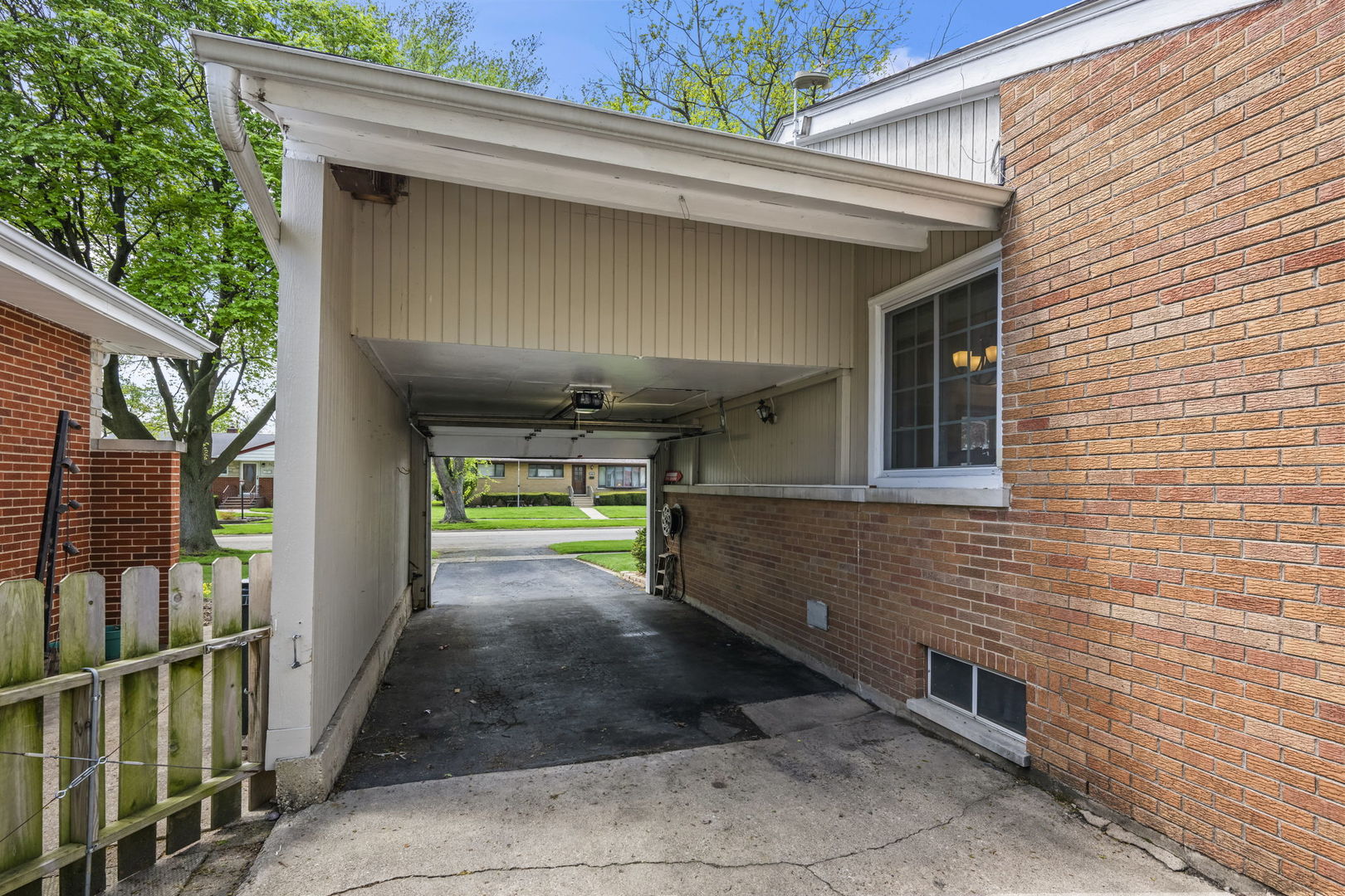 827 N Gibbons Avenue, Arlington Heights, IL 60004