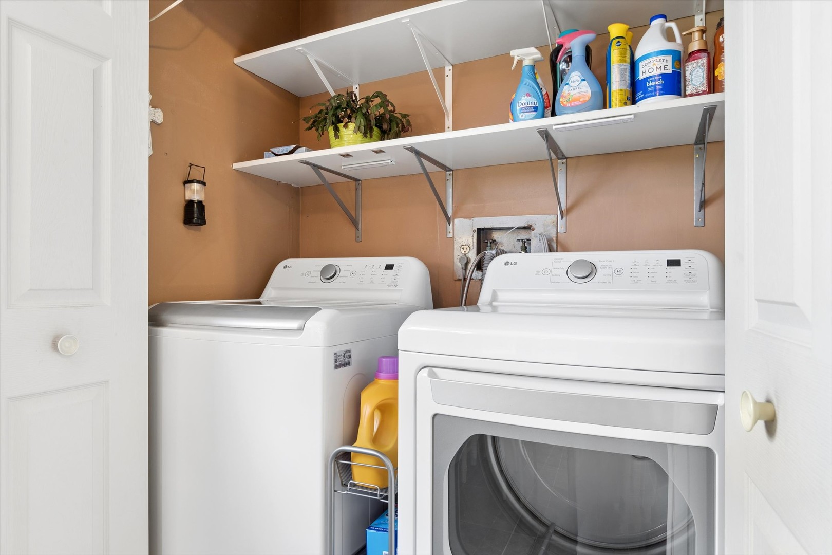 4 S Cypress Lane, North Aurora, IL 60542