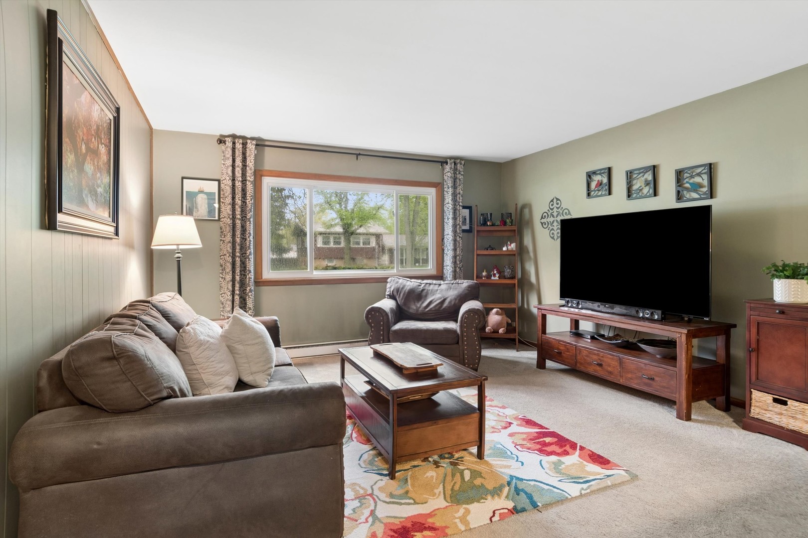 4 S Cypress Lane, North Aurora, IL 60542