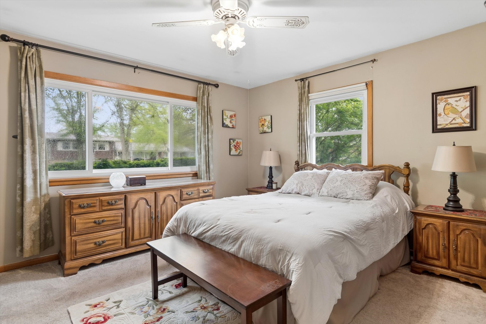 4 S Cypress Lane, North Aurora, IL 60542