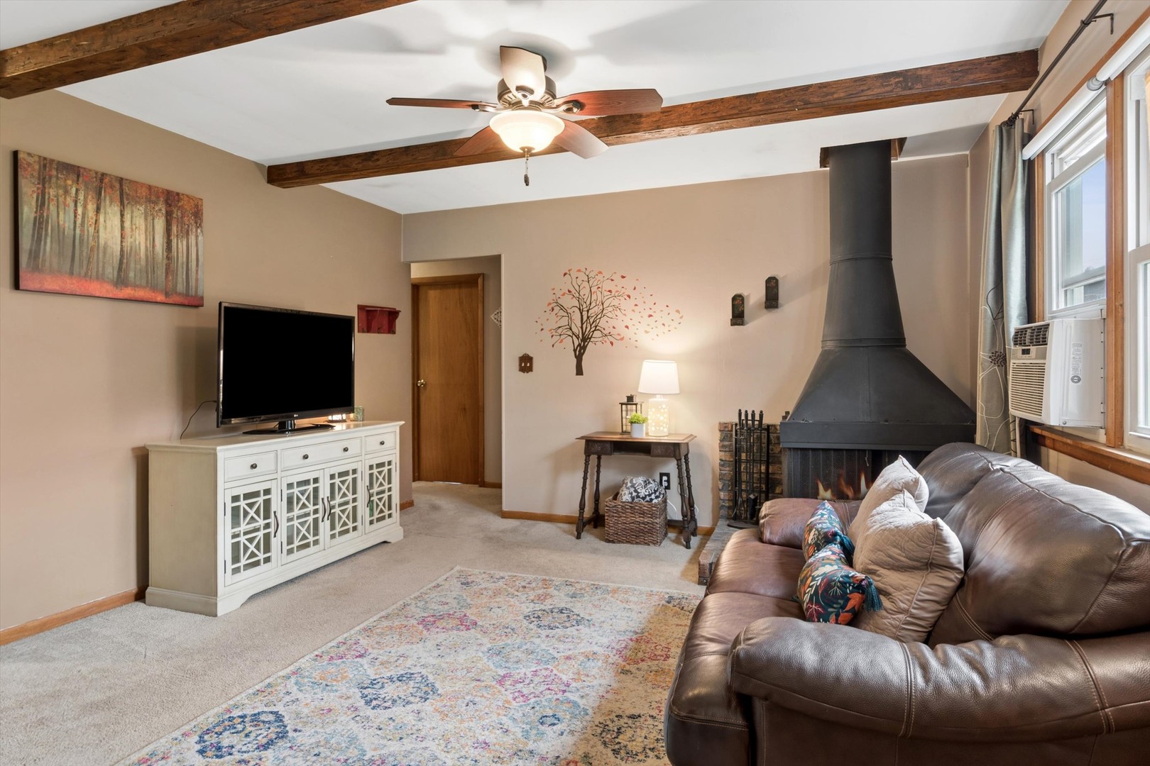 4 S Cypress Lane, North Aurora, IL 60542