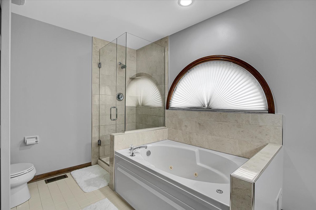 1450 Canter Lane, Bartlett, IL 60103