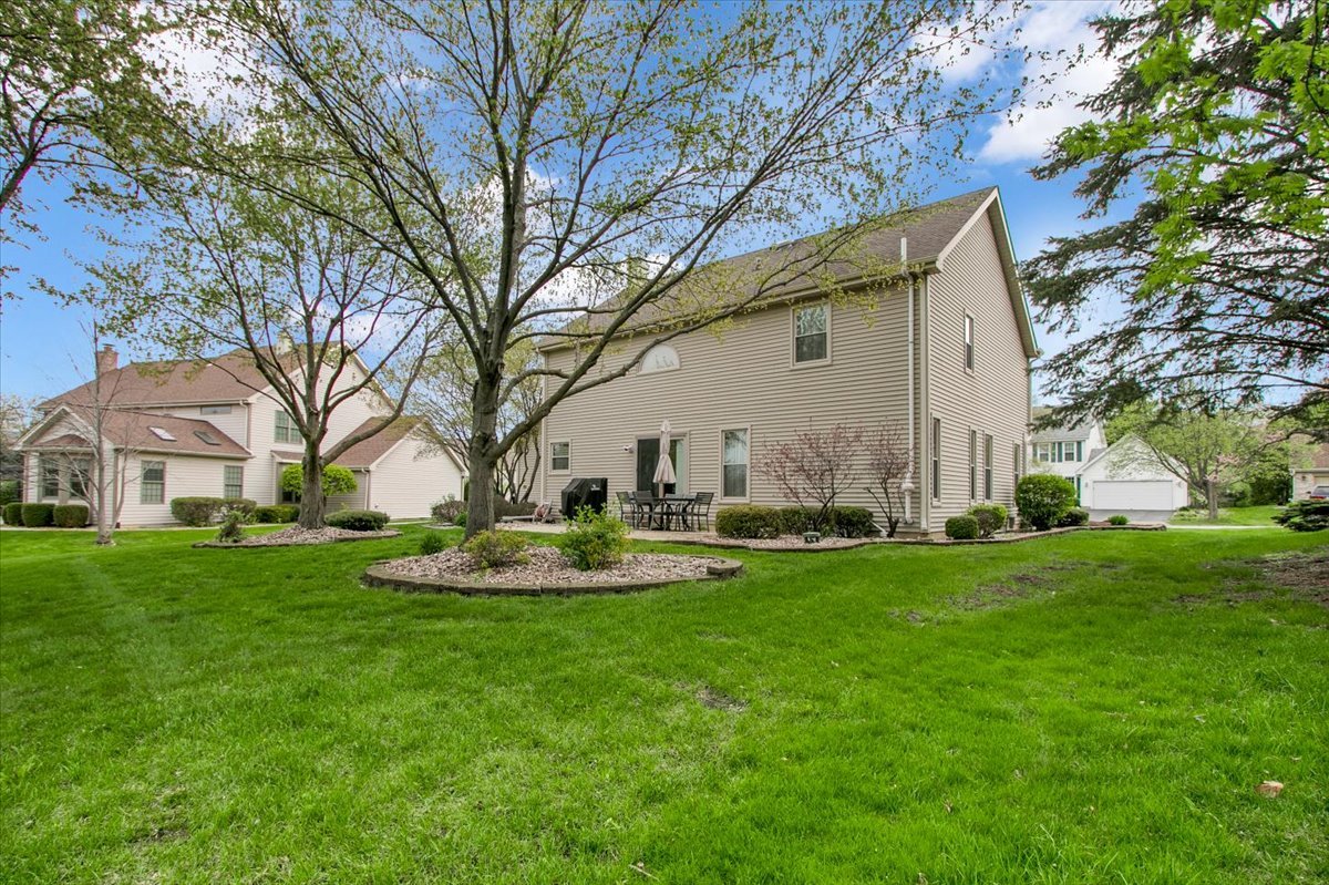 1450 Canter Lane, Bartlett, IL 60103