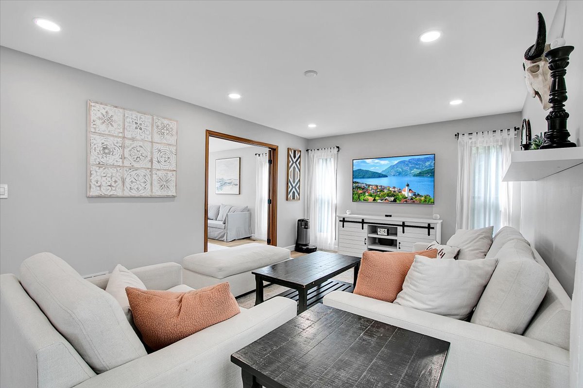 1450 Canter Lane, Bartlett, IL 60103