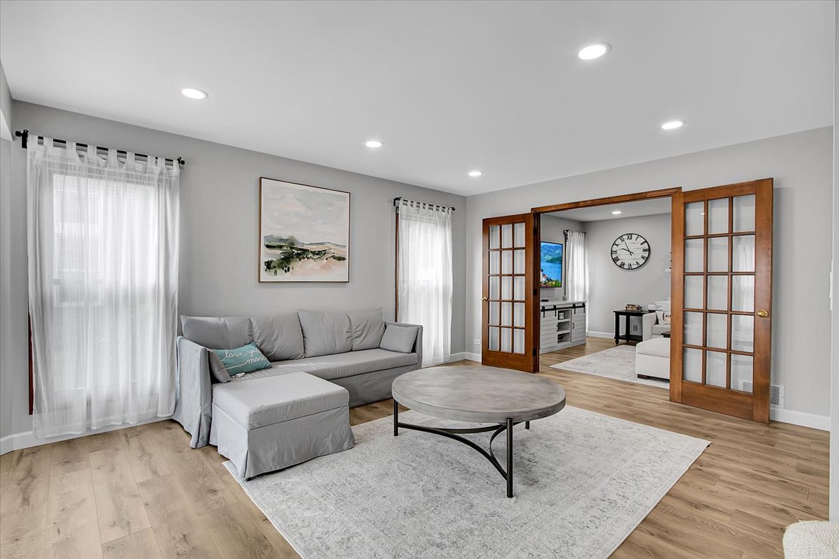 1450 Canter Lane, Bartlett, IL 60103