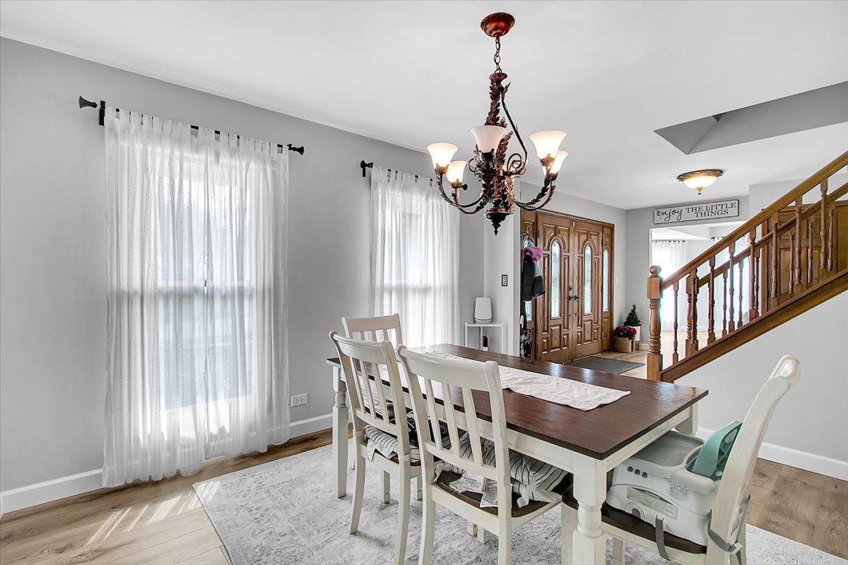 1450 Canter Lane, Bartlett, IL 60103