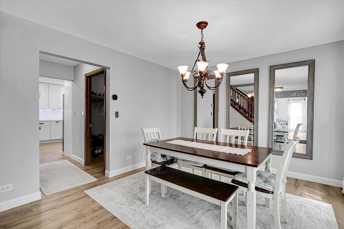 1450 Canter Lane, Bartlett, IL 60103