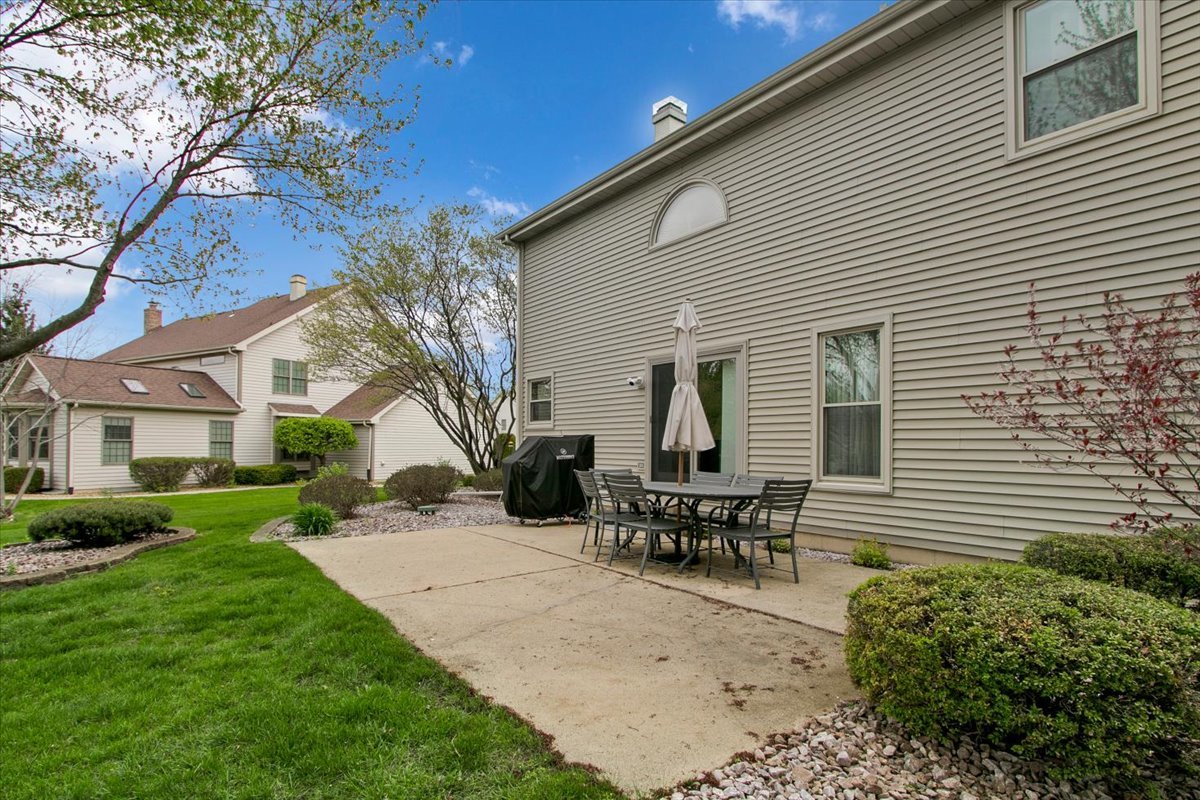 1450 Canter Lane, Bartlett, IL 60103