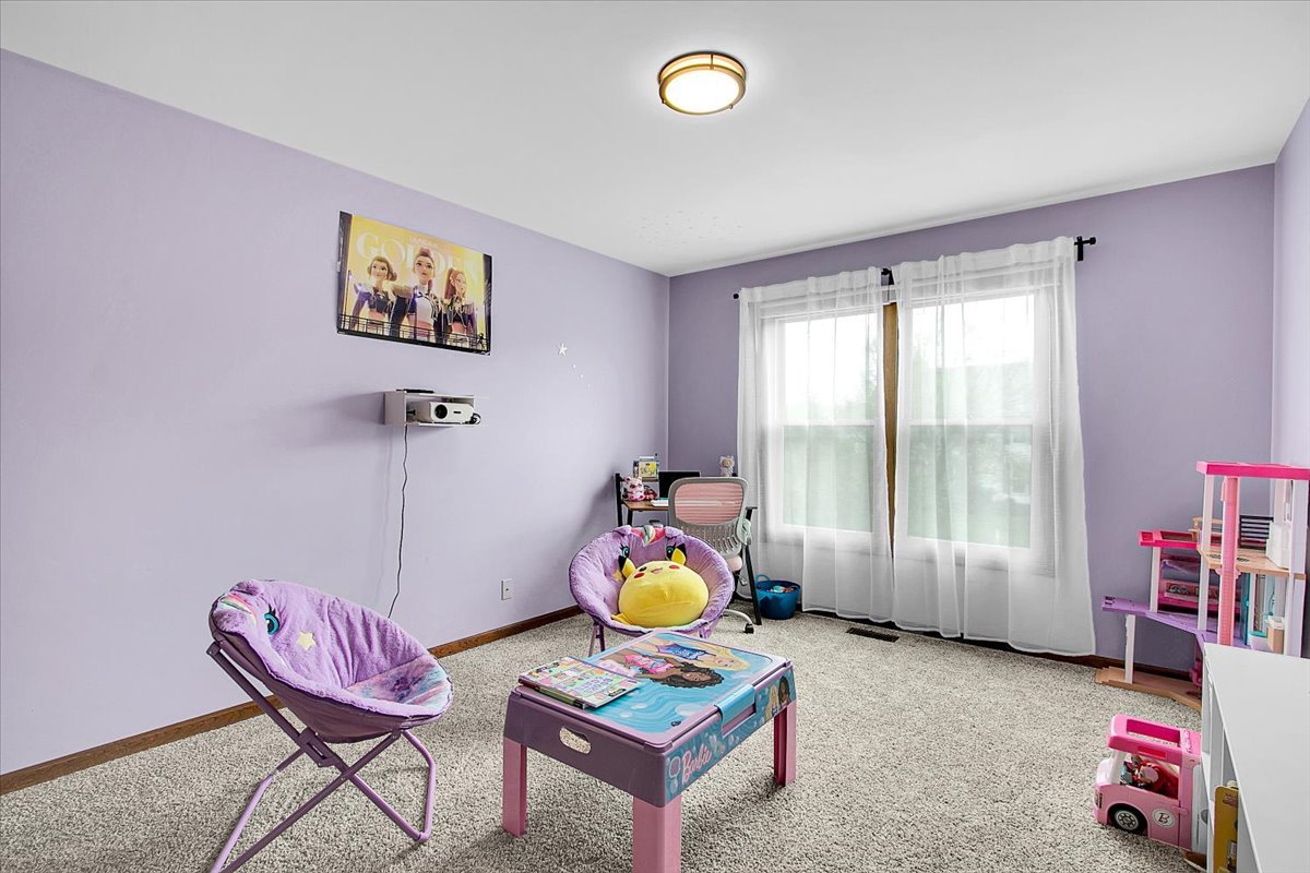 1450 Canter Lane, Bartlett, IL 60103