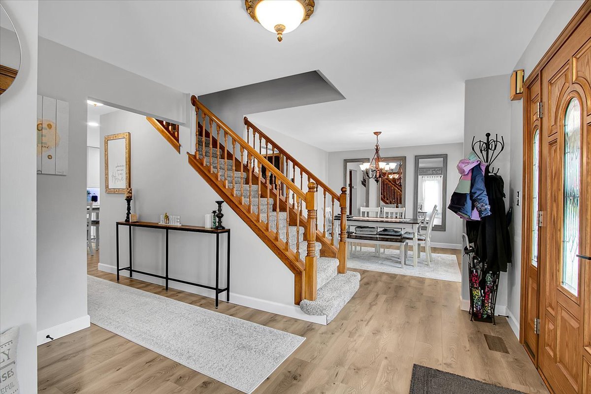 1450 Canter Lane, Bartlett, IL 60103