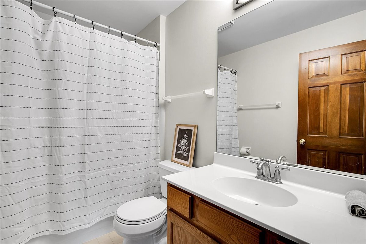 1450 Canter Lane, Bartlett, IL 60103