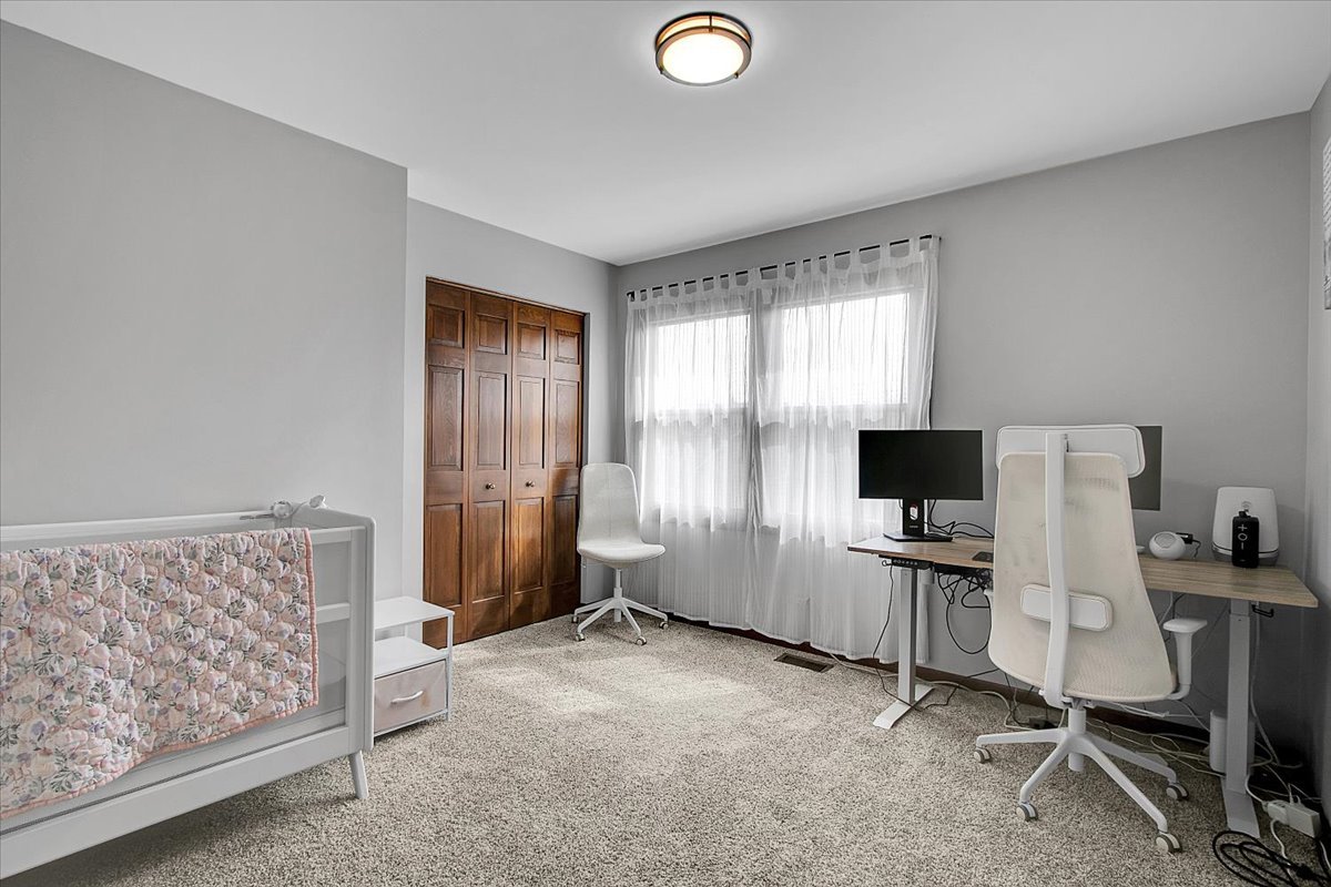 1450 Canter Lane, Bartlett, IL 60103