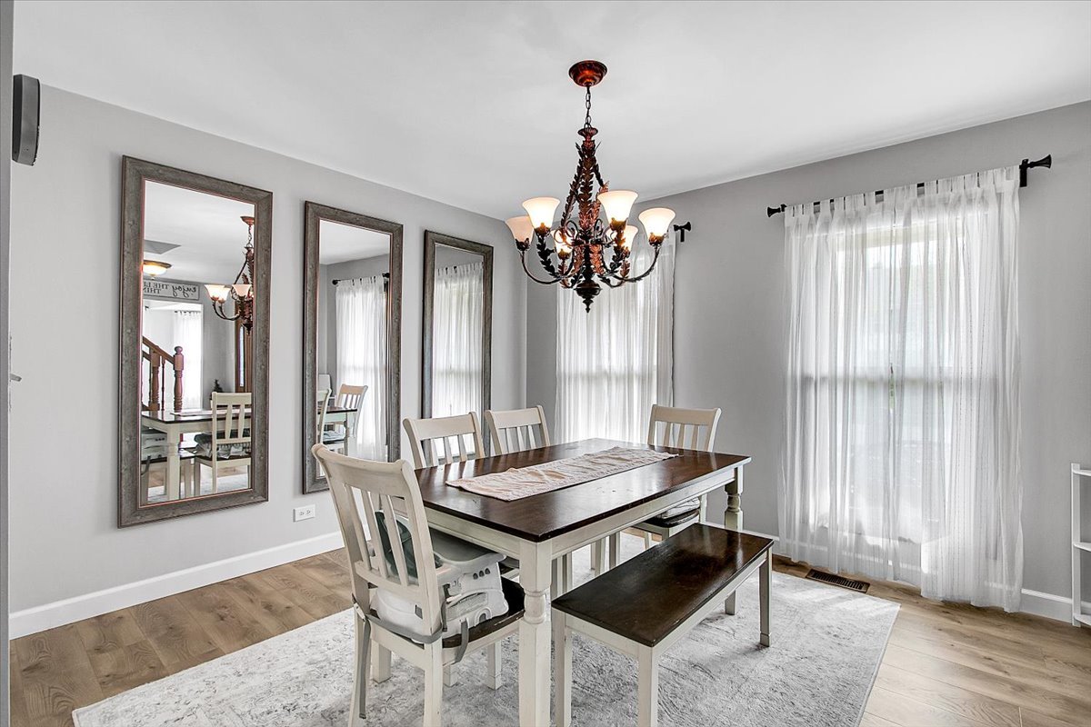 1450 Canter Lane, Bartlett, IL 60103