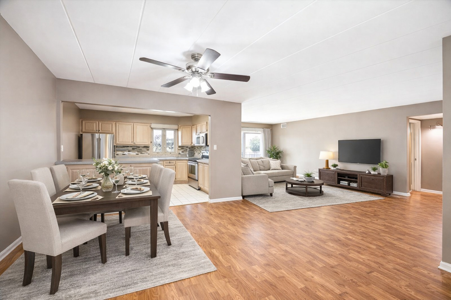 9430 Greenbriar Drive #2H, Hickory Hills, IL 60457