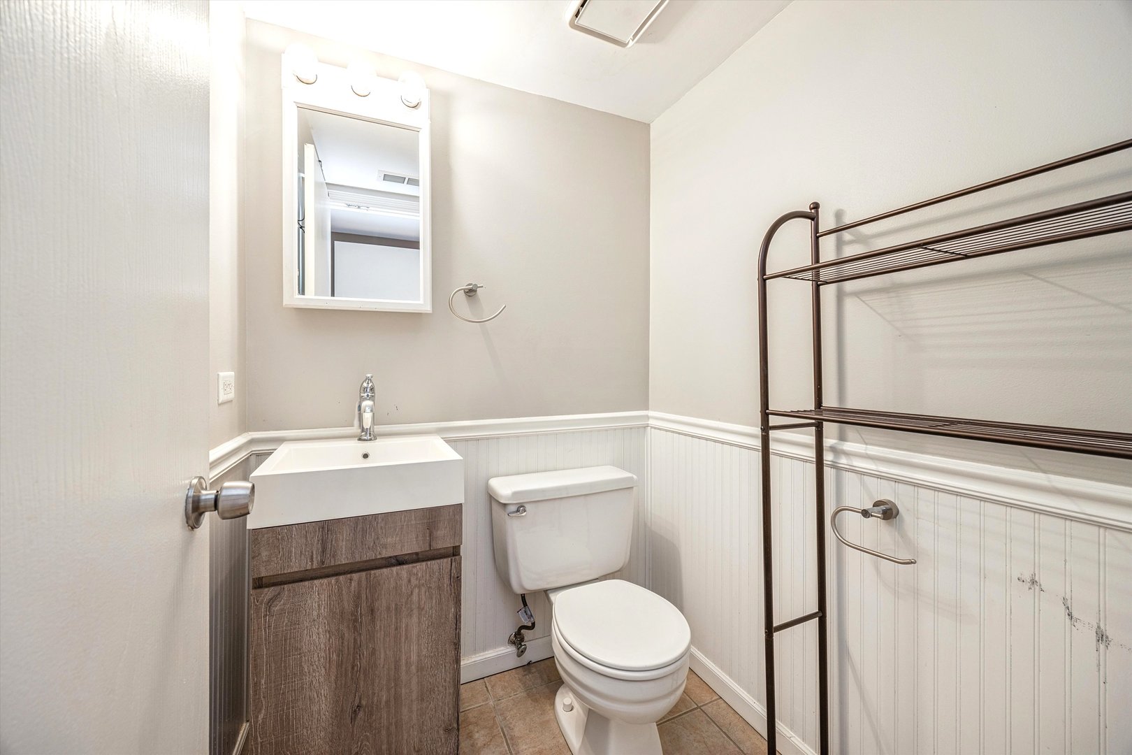 9430 Greenbriar Drive #2H, Hickory Hills, IL 60457