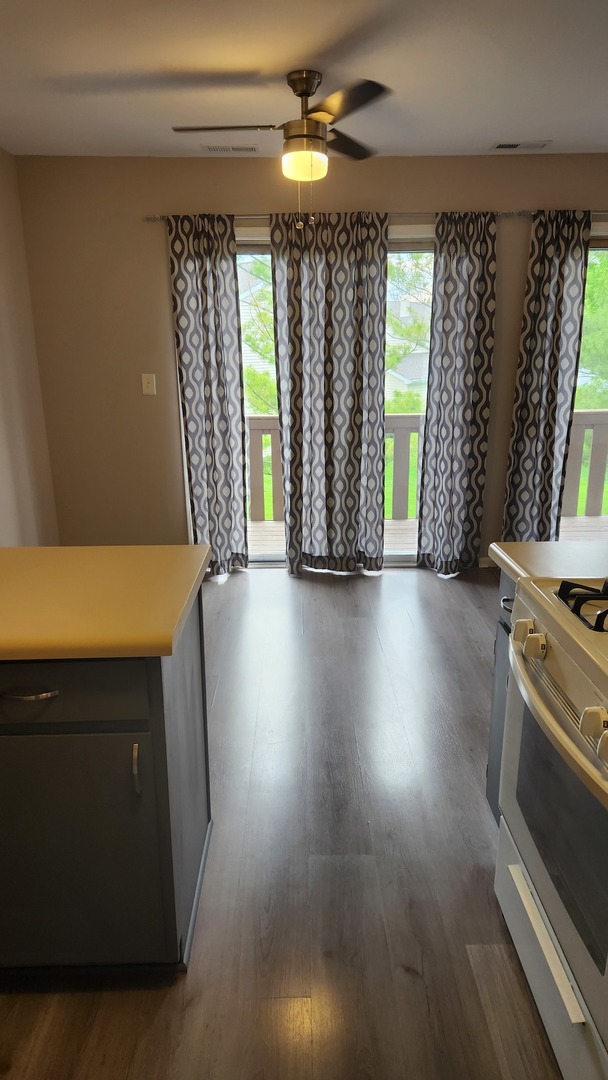 324 Mulberry Court #C2, Bartlett, IL 60103