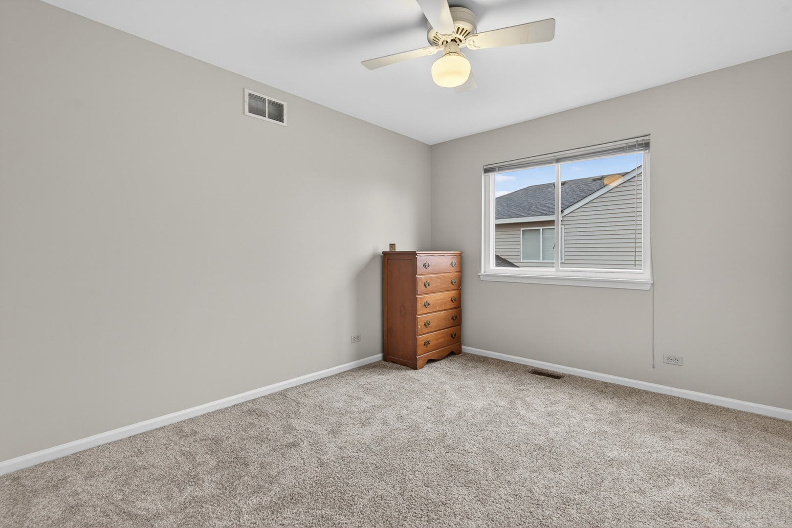 1160 Heavens Gate, Lake In The Hills, IL 60156