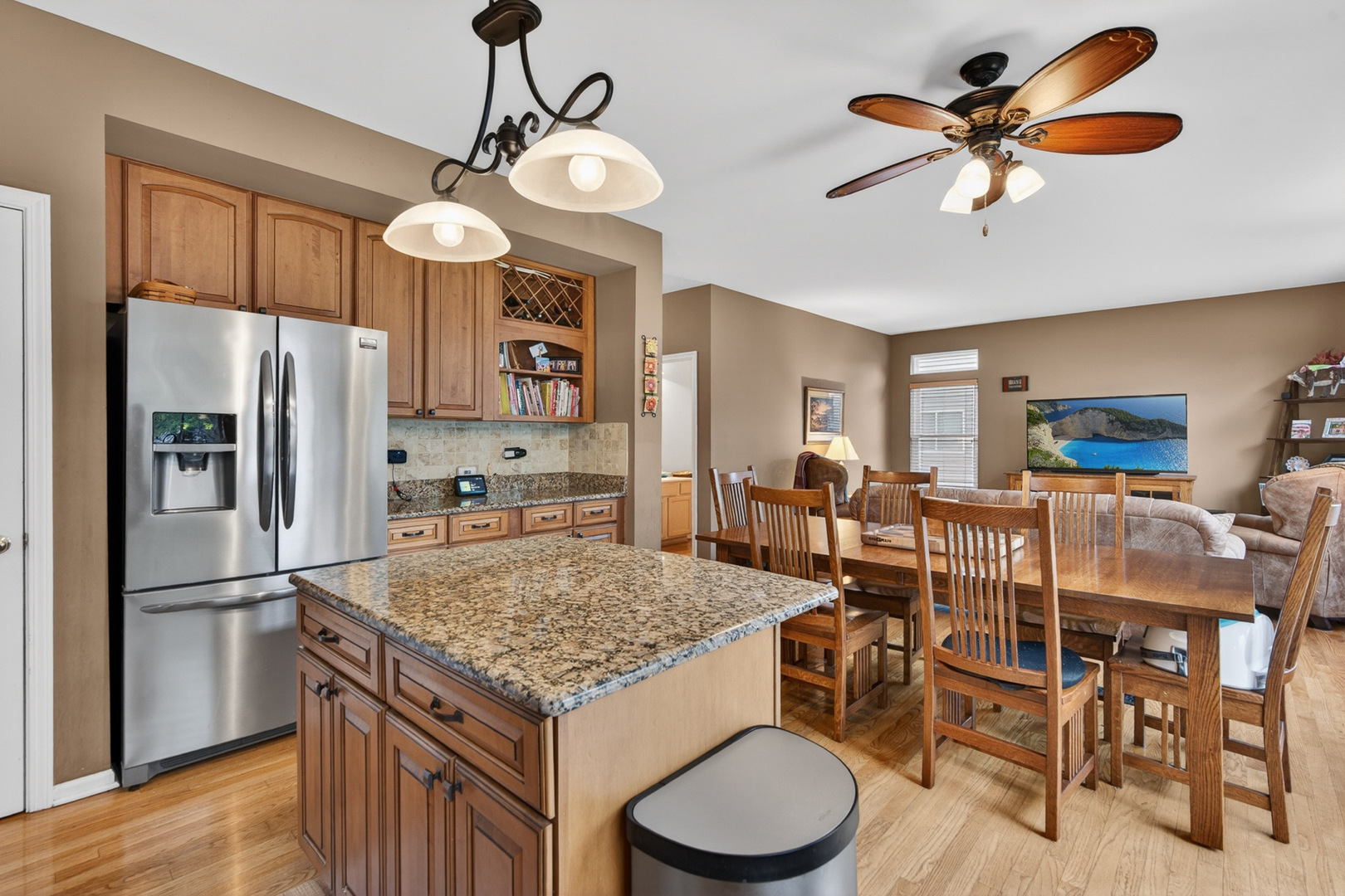 1160 Heavens Gate, Lake In The Hills, IL 60156