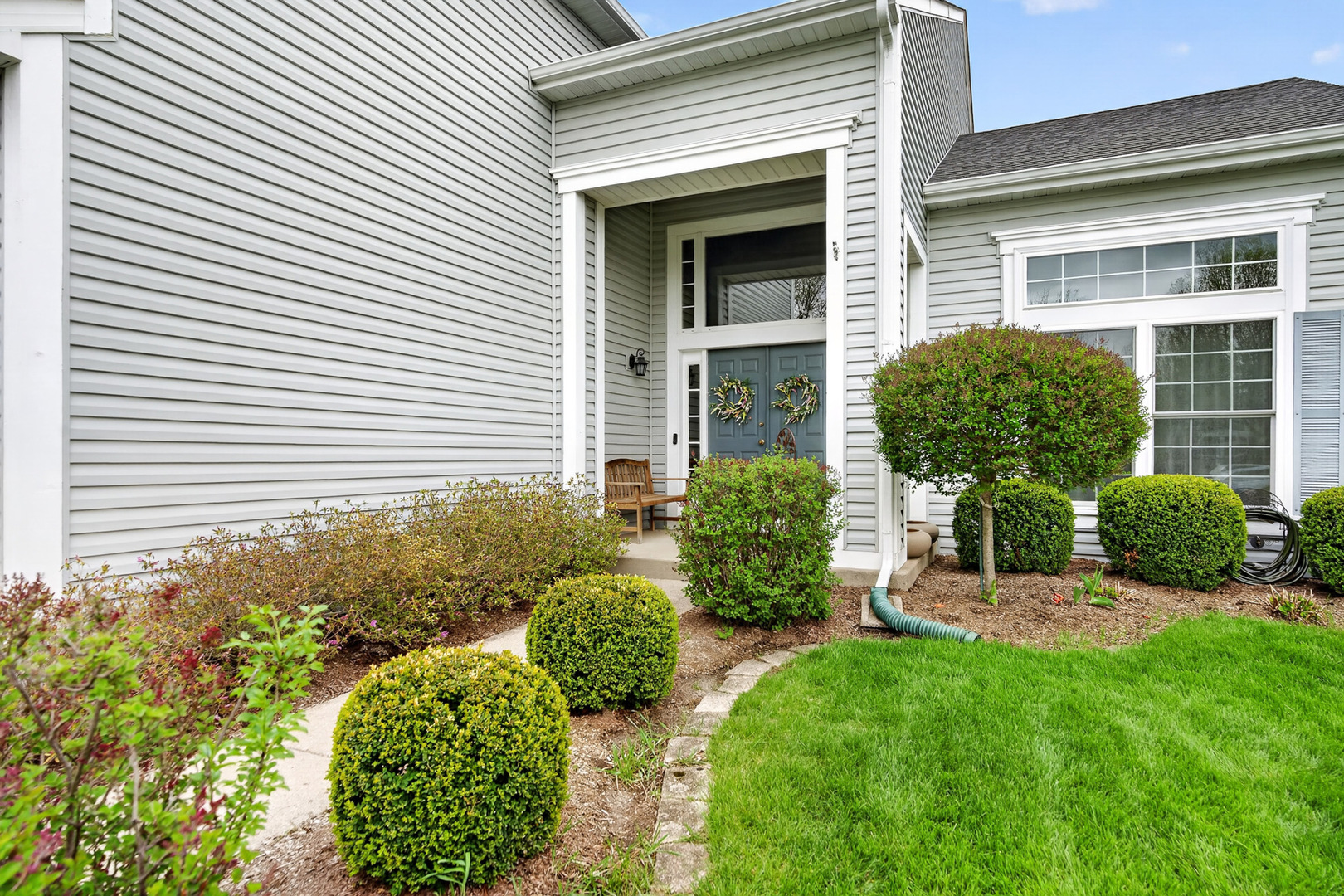 1160 Heavens Gate, Lake In The Hills, IL 60156