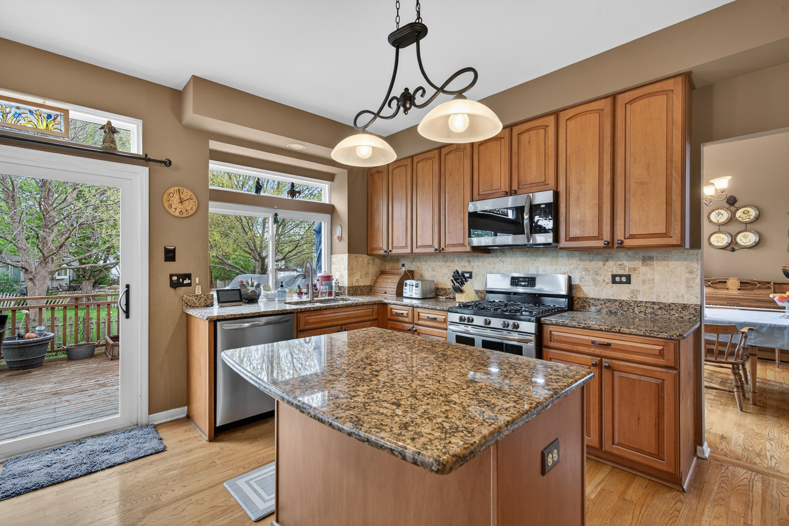 1160 Heavens Gate, Lake In The Hills, IL 60156