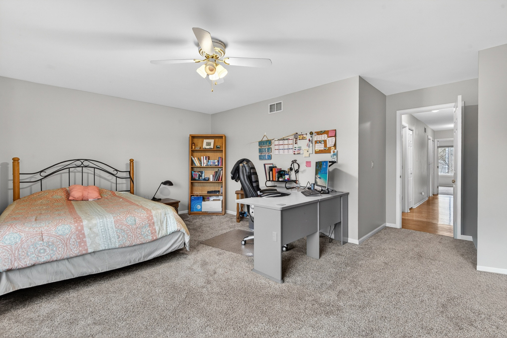 1160 Heavens Gate, Lake In The Hills, IL 60156