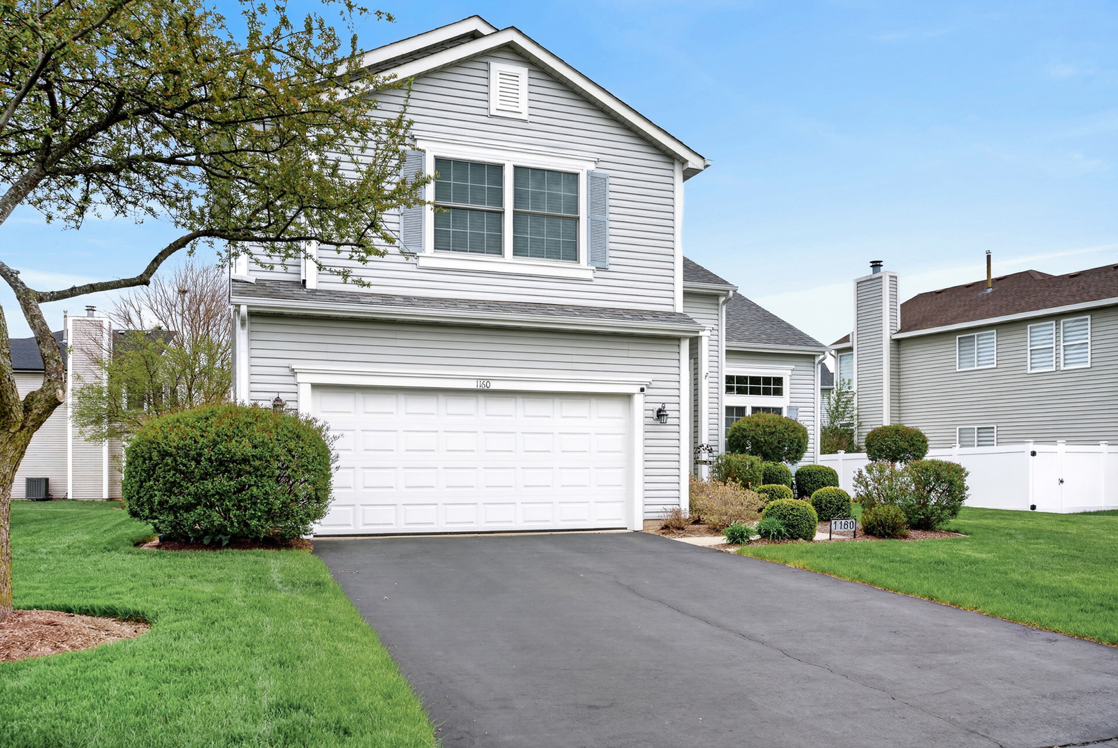 1160 Heavens Gate, Lake In The Hills, IL 60156