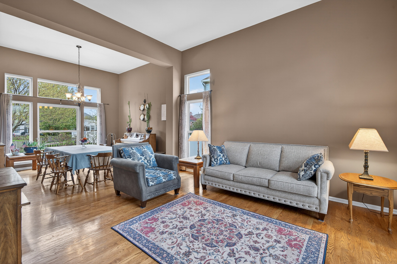 1160 Heavens Gate, Lake In The Hills, IL 60156