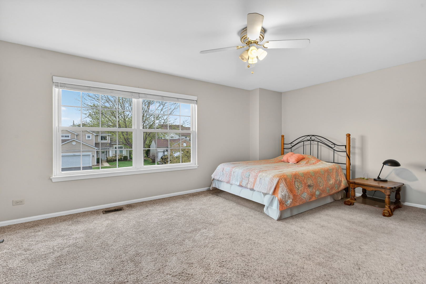 1160 Heavens Gate, Lake In The Hills, IL 60156