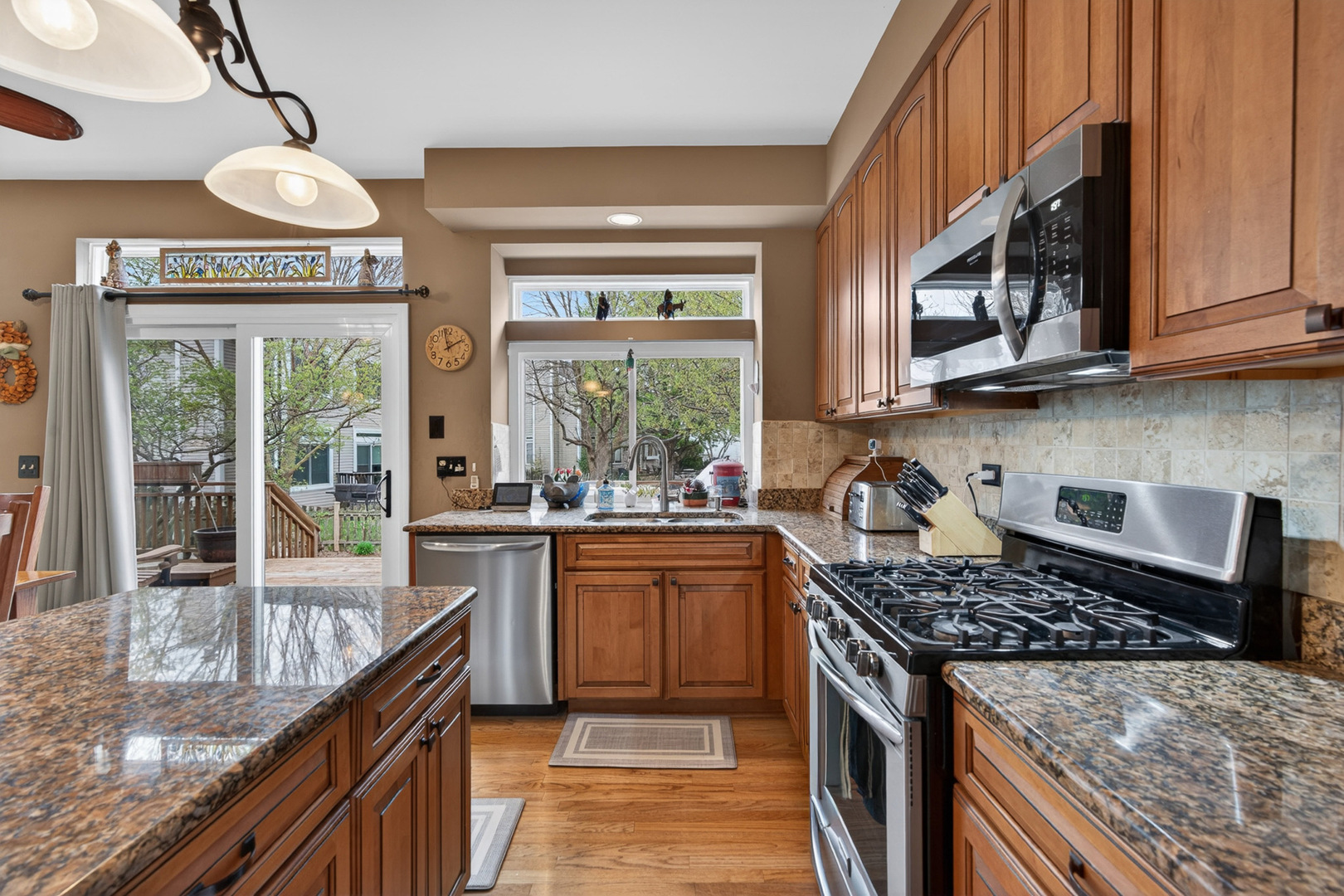 1160 Heavens Gate, Lake In The Hills, IL 60156