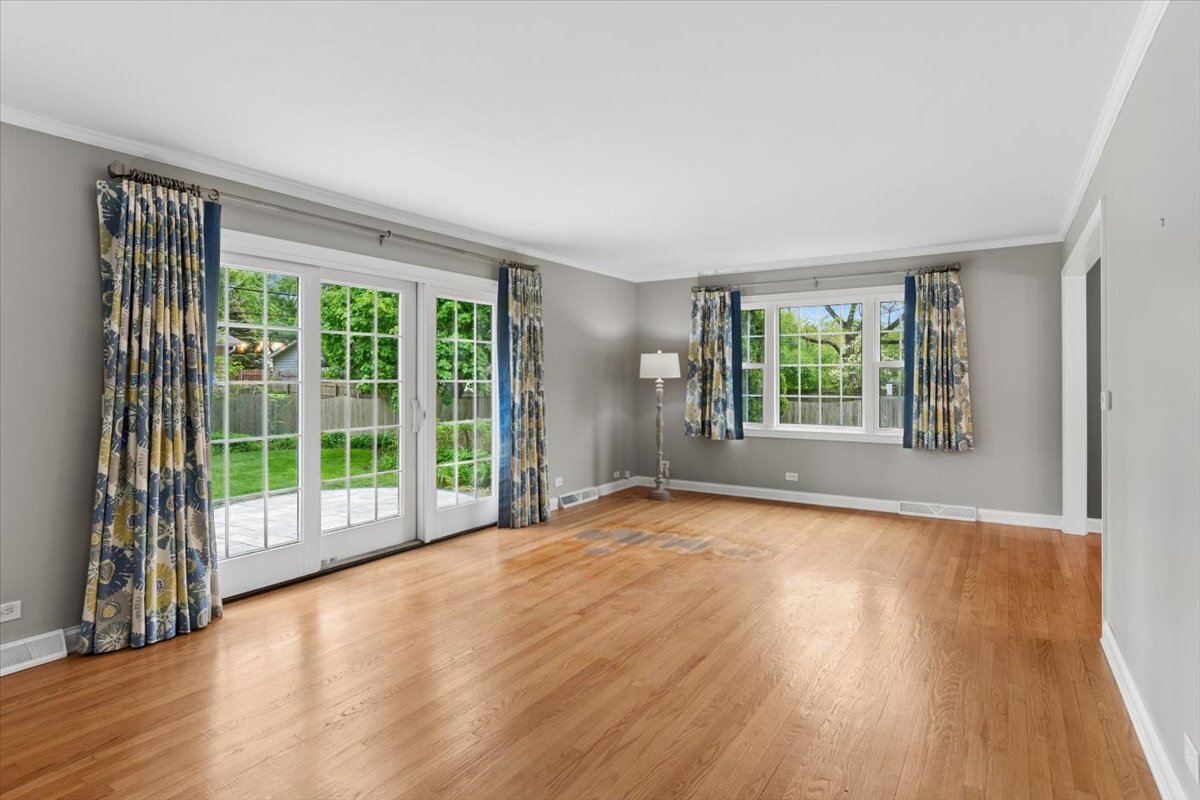 1232 Laurel Lane, Naperville, IL 60540