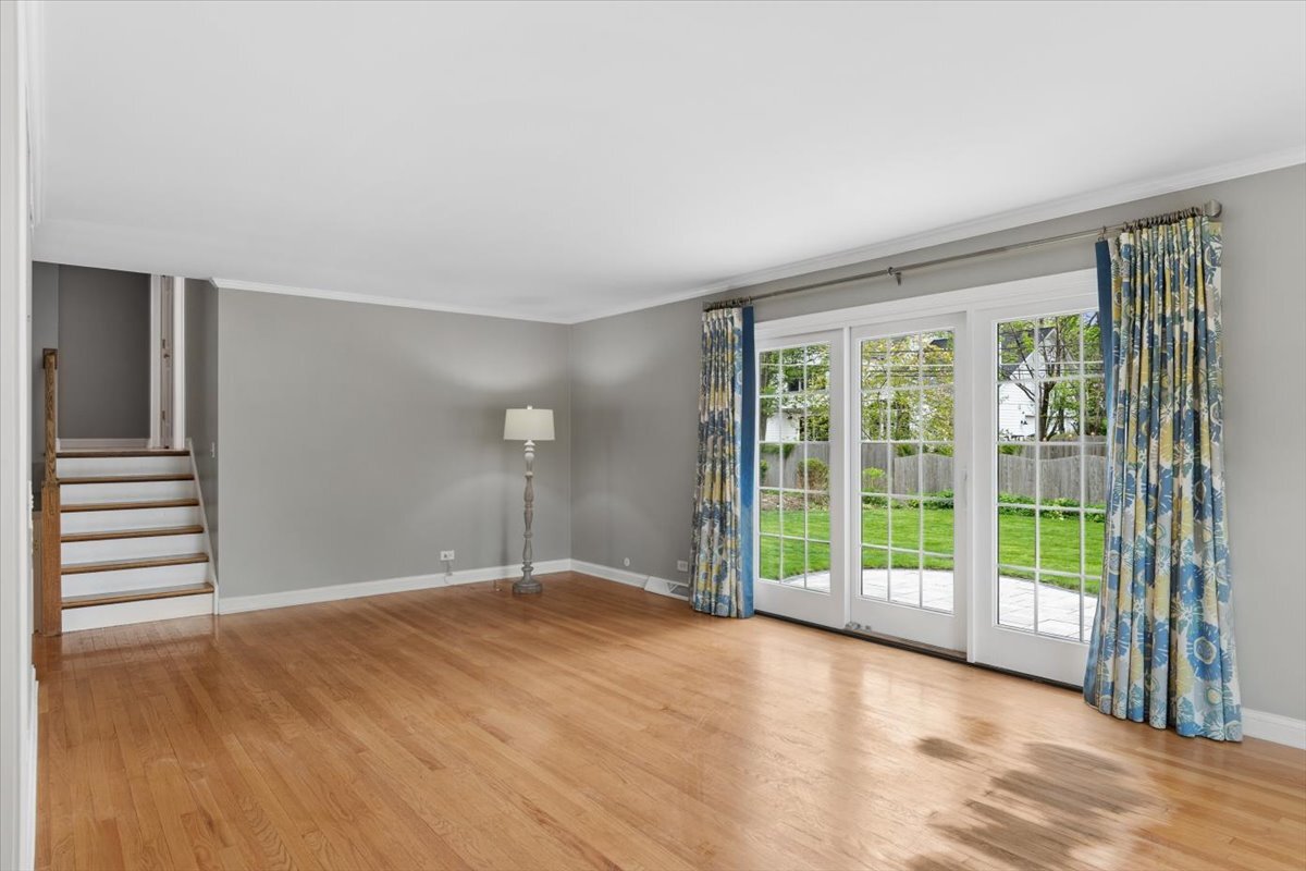 1232 Laurel Lane, Naperville, IL 60540