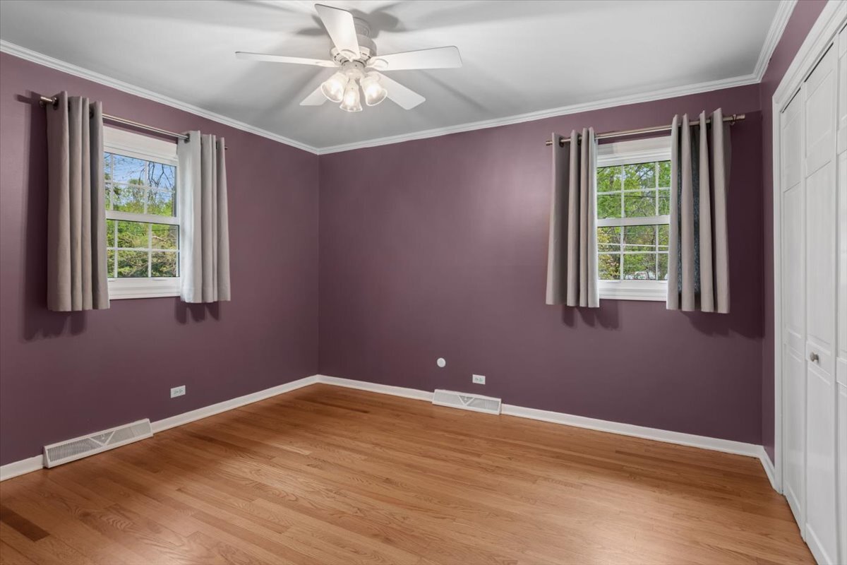 1232 Laurel Lane, Naperville, IL 60540