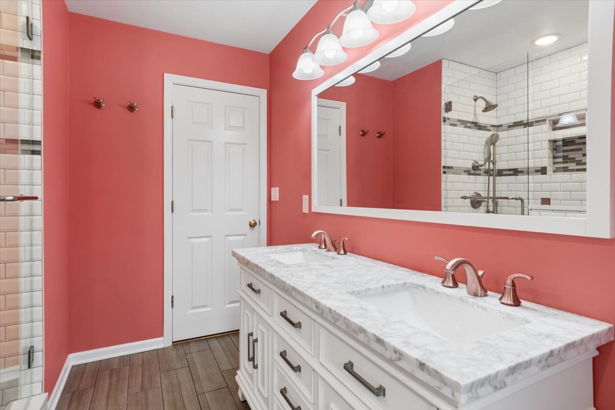 1232 Laurel Lane, Naperville, IL 60540