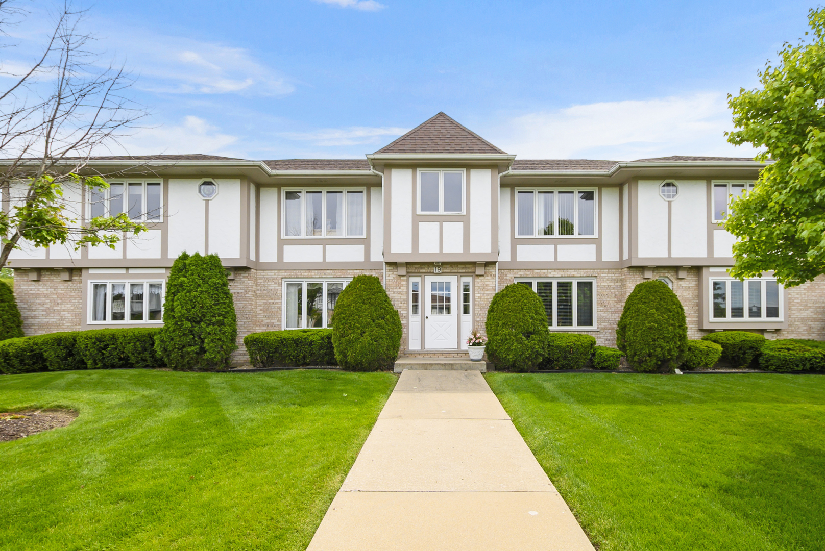 19 Saint Moritz Drive #201, Palos Park, IL 60464