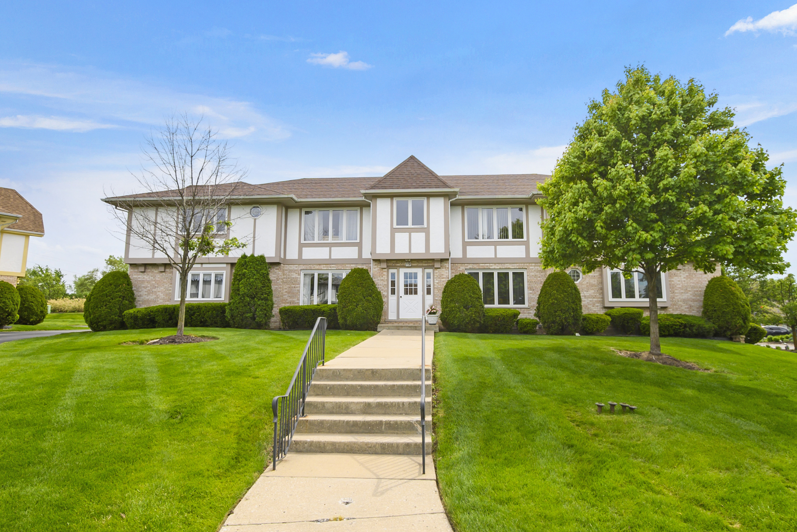 19 Saint Moritz Drive #201, Palos Park, IL 60464
