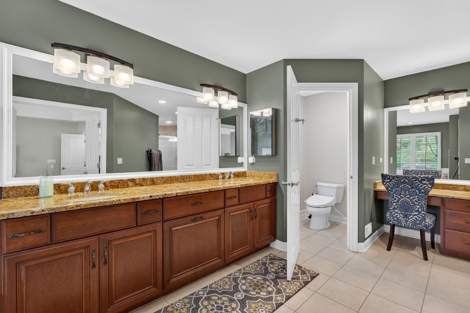 40W310 Waterford Lane, St. Charles, IL 60175