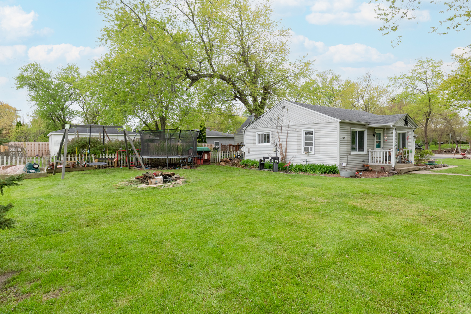 20929 W Sanrem Avenue, Lake Villa, IL 60046