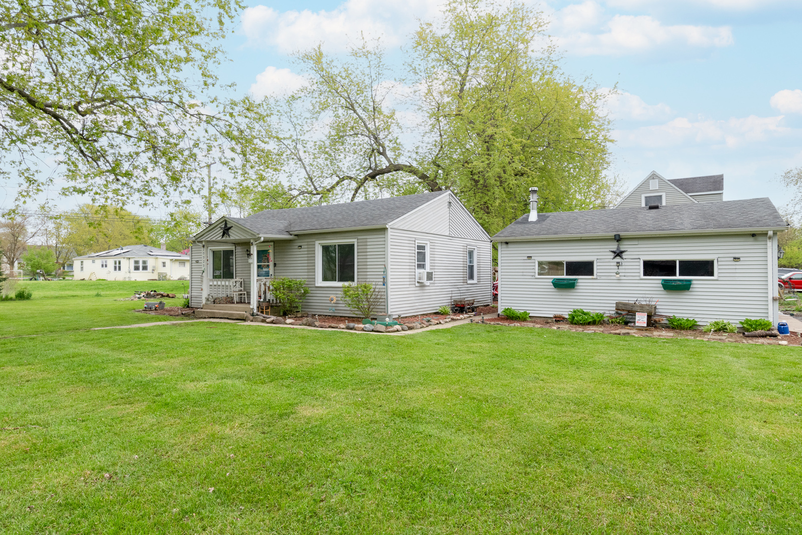 20929 W Sanrem Avenue, Lake Villa, IL 60046