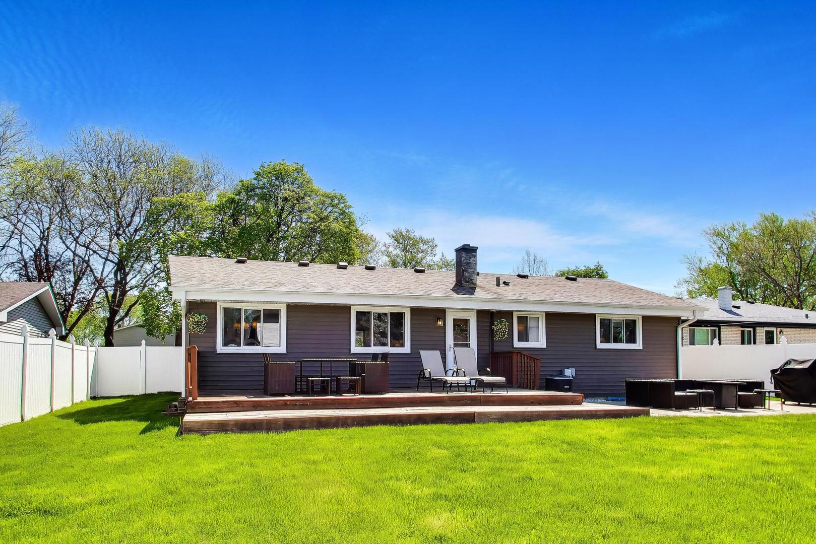 1144 N Fischer Drive, Addison, IL 60101