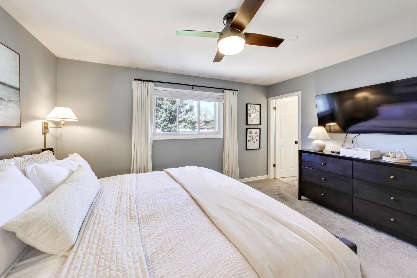 1144 N Fischer Drive, Addison, IL 60101