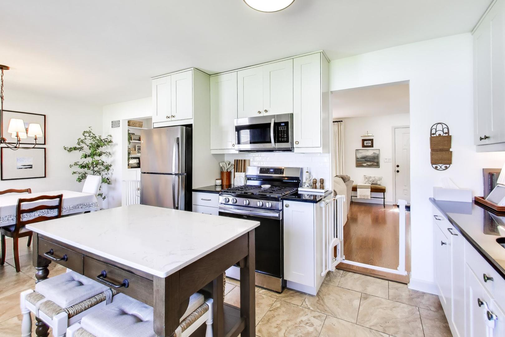 1144 N Fischer Drive, Addison, IL 60101